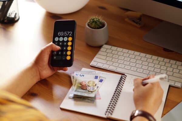 eBay fee calculator for estimating selling fees, payout, and profit